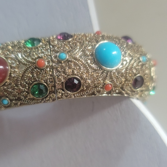 B205  Multi-color Stretch Bracelet - Picture 2 of 4